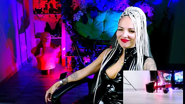 Snapshot of MonicaMaxwel chatting on November 8, 2025, 10:52 am MonicaMaxwel online show from November 8, 2025, 10:52 am