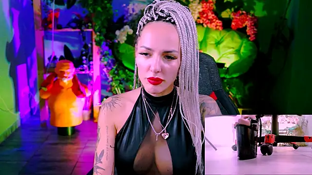 MonicaMaxwel online show from January 9, 2026, 10:44 am