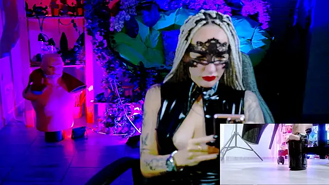 Snapshot of MonicaMaxwel chatting on November 24, 2025, 11:32 am MonicaMaxwel online show from November 24, 2025, 11:32 am