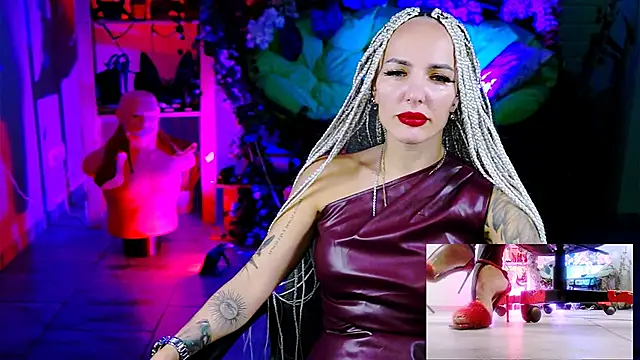 Snapshot of MonicaMaxwel chatting on November 7, 2025, 10:31 am MonicaMaxwel online show from November 7, 2025, 10:31 am