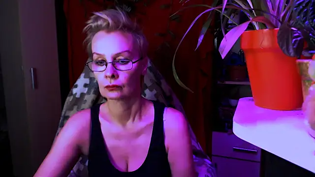 HelgaHimmell online show from March 26, 2026, 4:05 pm