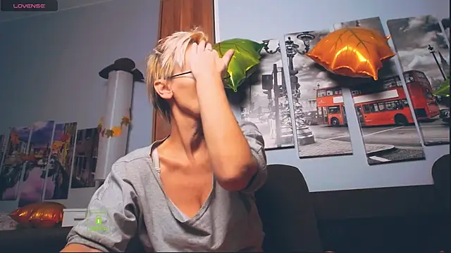 HelgaHimmell online show from November 22, 2025, 11:42 am