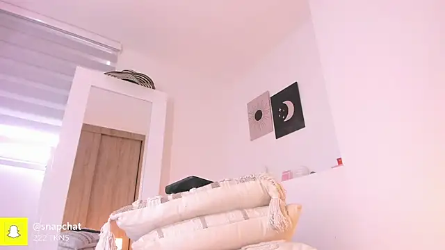 Snapshot of nicolette_bale chatting on January 6, 2026, 1:04 pm nicolette bale online show from January 6, 2026, 1:04 pm