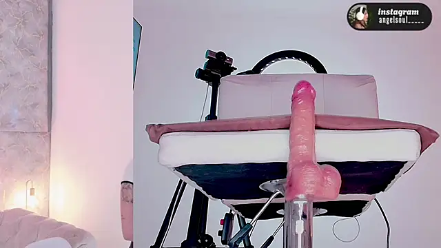 Angelst   online show from March 5, 2026, 8:22 am