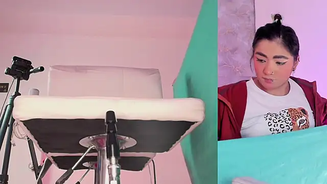 Snapshot of Angelst__ chatting on October 12, 2025, 6:48 am Angelst online show from October 12, 2025, 6:48 am