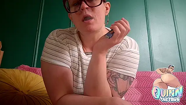 Snapshot of quinnmariexo chatting on November 14, 2025, 3:59 pm quinnmariexo online show from November 14, 2025, 3:59 pm