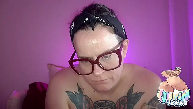 Snapshot of quinnmariexo chatting on November 15, 2025, 2:43 pm quinnmariexo online show from November 15, 2025, 2:43 pm