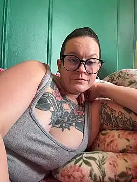 quinnmariexo online show from March 18, 2026, 5:36 pm