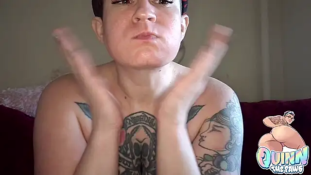 Snapshot of quinnmariexo chatting on November 24, 2025, 4:51 pm quinnmariexo online show from November 24, 2025, 4:51 pm