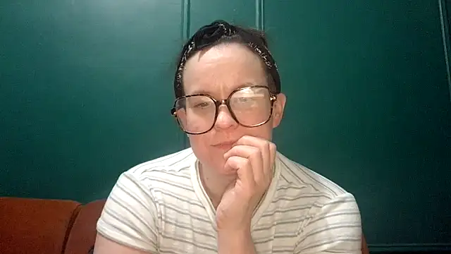 Snapshot of quinnmariexo chatting on October 23, 2025, 2:32 am quinnmariexo online show from October 23, 2025, 2:32 am