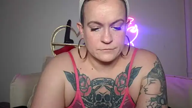 quinnmariexo online show from February 5, 2026, 10:49 pm