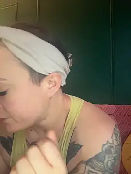 quinnmariexo online show from January 18, 2026, 6:44 pm