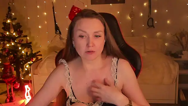 desperatehousewife   online show from December 18, 2025, 5:06 pm