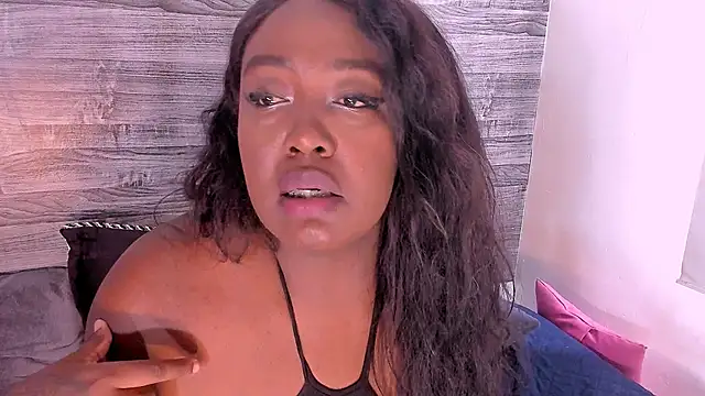 Snapshot of Aishaza1 chatting on February 5, 2025, 7:20 pm Aishaza1 online show from February 5, 2025, 7:20 pm