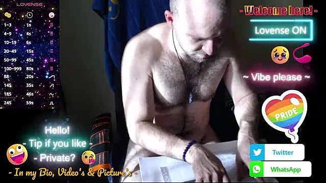 Snapshot of RealManHaveHairy chatting on November 4, 2025, 7:12 am RealManHaveHairy online show from November 4, 2025, 7:12 am