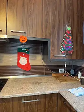 Snapshot of Hotmomcheckk_ chatting on December 16, 2025, 2:21 pm Hotmomcheckk online show from December 16, 2025, 2:21 pm