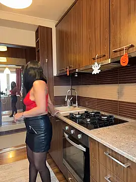 Snapshot of Hotmomcheckk_ chatting on November 14, 2025, 10:41 am Hotmomcheckk online show from November 14, 2025, 10:41 am