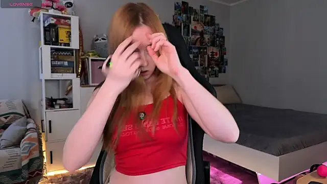 LinaWitch online show from November 6, 2025, 10:41 am