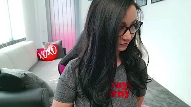 Snapshot of KatherineRyder chatting on April 18, 2026, 2:08 pm KatherineRyder online show from April 18, 2026, 2:08 pm