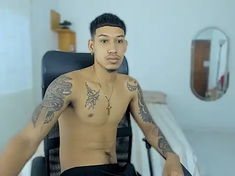 Snapshot of slim_master12 chatting on September 24, 2025, 1:39 pm slim master12 online show from September 24, 2025, 1:39 pm