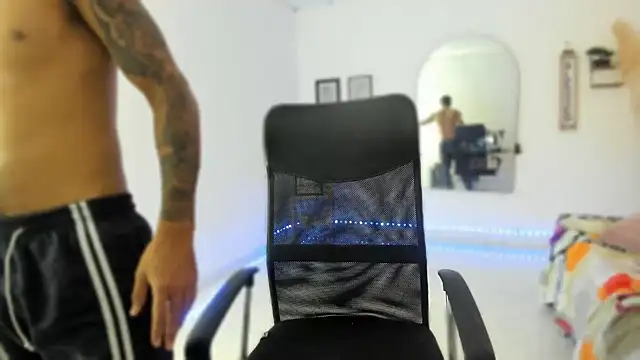 Snapshot of slim_master12 chatting on November 15, 2025, 2:59 am slim master12 online show from November 15, 2025, 2:59 am