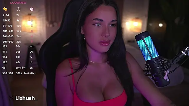 Lizhush  online show from February 17, 2025, 5:44 pm