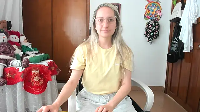 Adele johnsonn1 online show from November 24, 2025, 3:45 pm