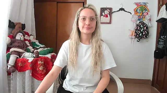 Adele johnsonn1 online show from December 2, 2025, 3:58 pm