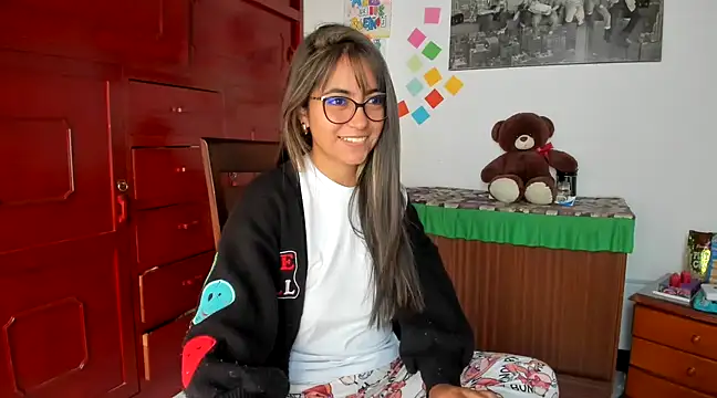 Snapshot of Isabellaa22_1 chatting on January 21, 2025, 4:37 pm Isabellaa22 1 online show from January 21, 2025, 4:37 pm