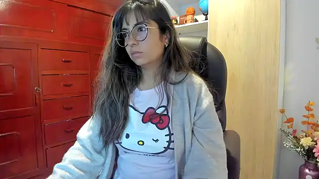 Isabellaa22 1 online show from July 17, 2026, 10:29 pm
