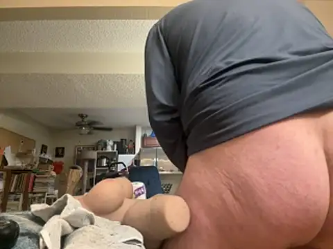 Snapshot of JakTRipr chatting on November 7, 2025, 3:49 pm JakTRipr online show from November 7, 2025, 3:49 pm