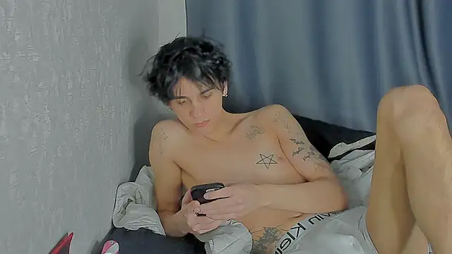 MarkBrowniii online show from November 28, 2025, 2:45 am