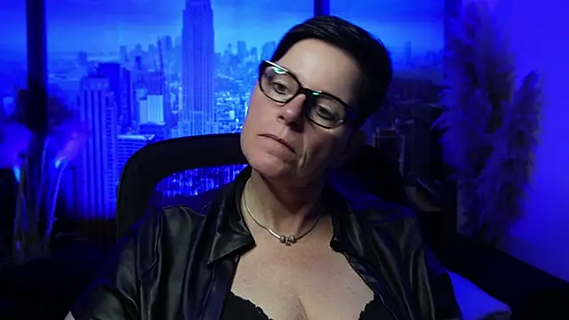 ninarandmann online show from November 24, 2025, 6:08 pm