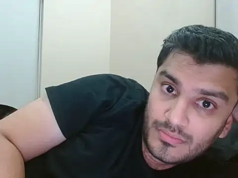 Snapshot of robintoit chatting on June 25, 2026, 6:13 pm robintoit online show from June 25, 2026, 6:13 pm