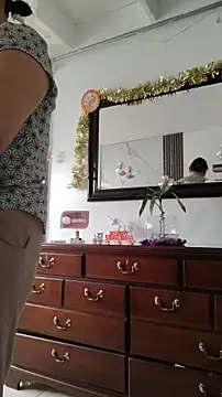 Snapshot of Natasha_milf__ chatting on December 17, 2025, 12:43 pm Natasha milf online show from December 17, 2025, 12:43 pm