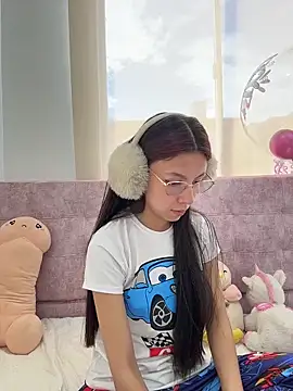 Bonniepark online show from March 11, 2026, 8:03 pm