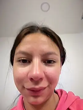 Snapshot of Bonniepark chatting on November 13, 2025, 12:09 pm Bonniepark online show from November 13, 2025, 12:09 pm