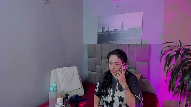 Snapshot of hanny_milf chatting on July 18, 2026, 11:41 am hanny milf online show from July 18, 2026, 11:41 am