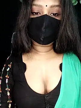 Idhika Paul online show from November 14, 2025, 10:02 pm