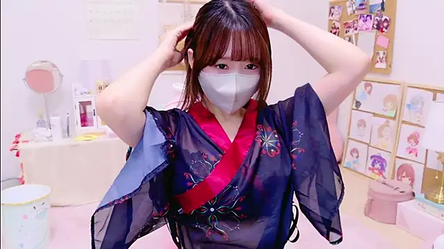 Snapshot of Yui-Ch chatting on January 5, 2025, 1:58 pm Yui-Ch online show from January 5, 2025, 1:58 pm