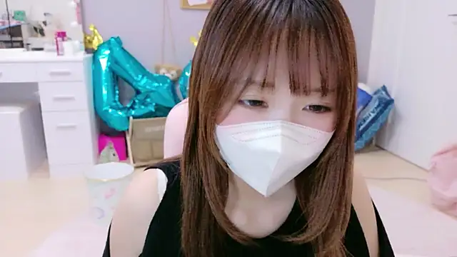 Snapshot of Yui-Ch chatting on November 27, 2025, 12:05 pm Yui-Ch online show from November 27, 2025, 12:05 pm