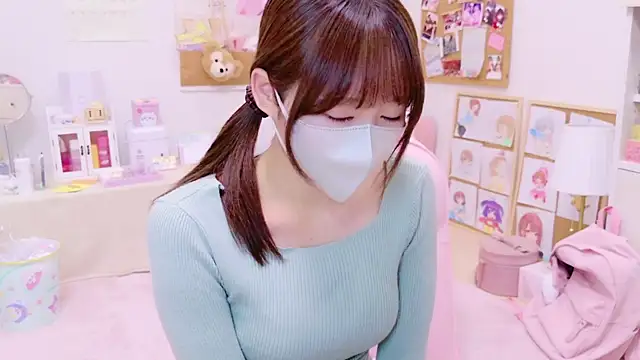 Snapshot of Yui-Ch chatting on January 11, 2025, 1:01 pm Yui-Ch online show from January 11, 2025, 1:01 pm