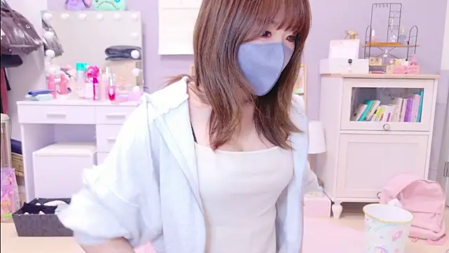 Snapshot of Yui-Ch chatting on February 16, 2025, 12:10 pm Yui-Ch online show from February 16, 2025, 12:10 pm