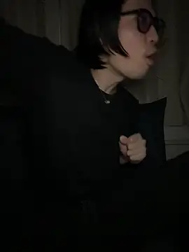 Snapshot of -mirai- chatting on March 16, 2025, 1:06 pm -mirai- online show from March 16, 2025, 1:06 pm