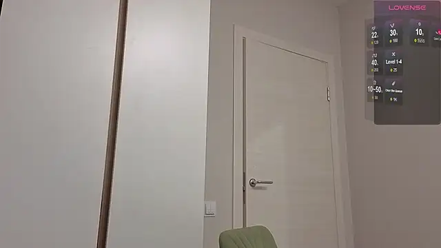 Snapshot of R1mmo__ chatting on September 16, 2025, 7:48 pm R1mmo online show from September 16, 2025, 7:48 pm