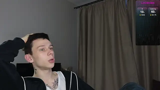 Snapshot of R1mmo__ chatting on November 21, 2025, 12:48 pm R1mmo online show from November 21, 2025, 12:48 pm