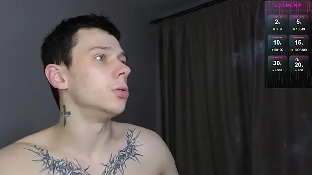 Snapshot of R1mmo__ chatting on November 18, 2025, 3:04 pm R1mmo online show from November 18, 2025, 3:04 pm