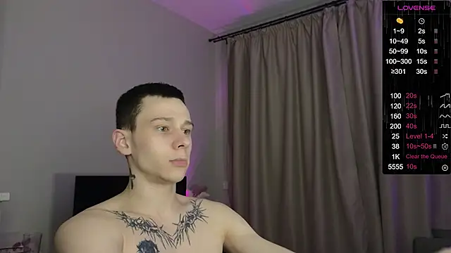 Snapshot of R1mmo__ chatting on October 11, 2025, 8:21 pm R1mmo online show from October 11, 2025, 8:21 pm