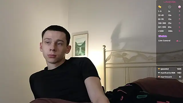 Snapshot of R1mmo__ chatting on December 20, 2024, 3:21 pm R1mmo online show from December 20, 2024, 3:21 pm