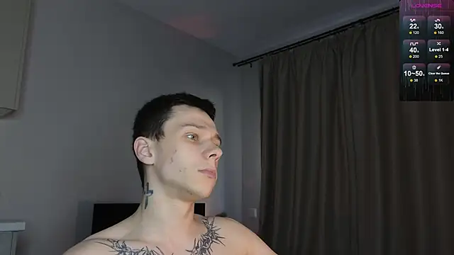 Snapshot of R1mmo__ chatting on November 4, 2025, 12:53 pm R1mmo online show from November 4, 2025, 12:53 pm